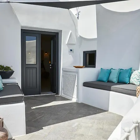 Blue Art Caves * Oia (Santorini)