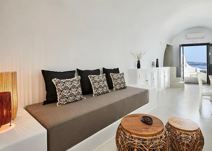 Blue Art Caves Villa