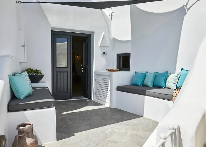 Blue Art Caves * Oia