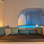Blue Art Caves فيلة أويا