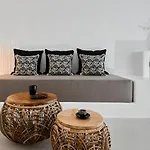 Blue Art Caves Villa *