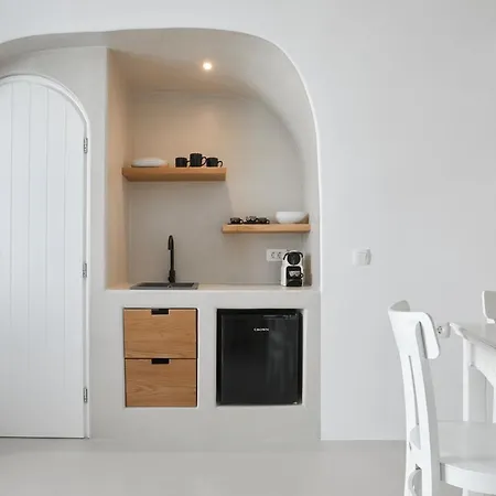 Blue Art Caves * Oia (Santorini)